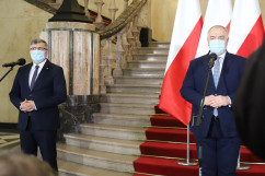 Briefing wicepramiera Jacka Sasina i wojewody Jarosława Wieczorka /fot. A. Księżnik/