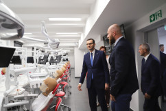 Wizyta premiera Mateusza Morawieckiego w Centrum Symulacji Medycznej w Zabrzu /fot. A. Księżnik/