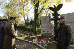Fotogaleria z odwiedzin cmentarzy i mogił w przededniu Wszystkich Świętych/fot. I. Matuszewska