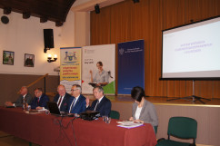 Galeria zdjęć ze spotkania oraz briefingu prasowego dot. budowania systemu wsparcia osób niepełnosprawnych i ich rodzin /fot. I. Matuszewska/