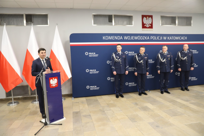 Wojewoda oraz nowi zastępcy komendanta wojewódzkiego Policji w Katowicach /fot. ŚUW