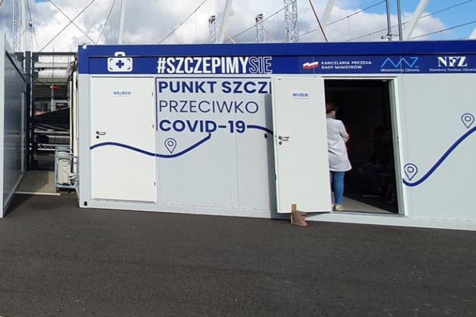 Mobilny punkt szczepień /fot. ŚUW/