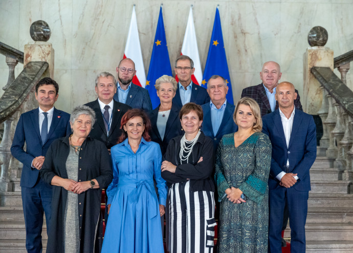 Zdjęcie grupowe uczestników spotkania