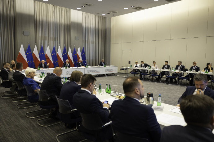 Zdjęcie Wojewody Śląskiego Marka Wójcika podczas narady wojewodów