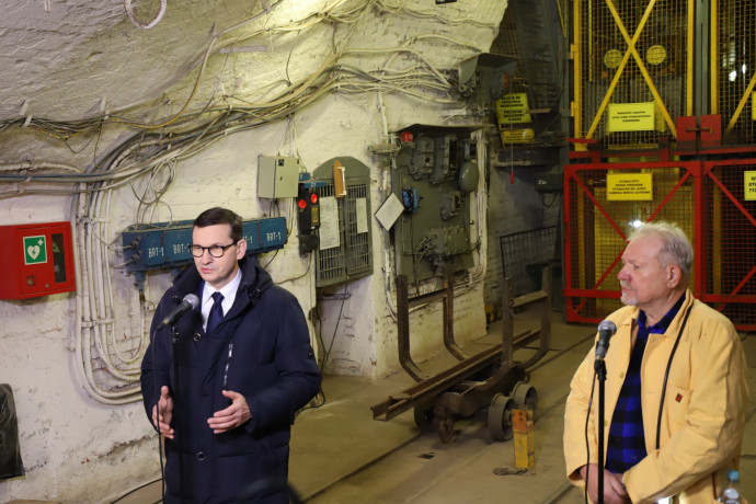 Premier Mateusz Morawiecki przemawia do uczestników wydarzenia w Kopalni Guido w Zabrzu/foto: F. Nowakowski