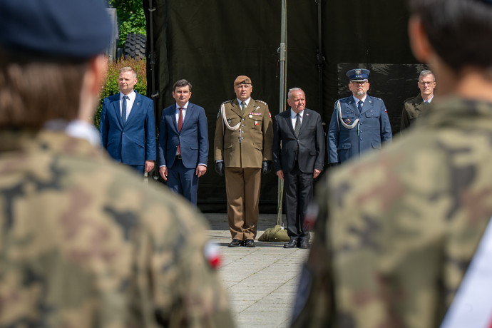 Wojewoda Śląski Marek Wójcik oraz członek Zarządu Województwa Śląskiego Rafał Adamczyk podczas uroczystości.