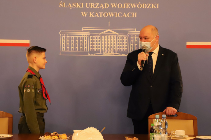 Spotkanie z bohaterskim harcerzem z Knurowa - przemówienie Wicewojewody Śląskiego /fot. A. Księżnik/
