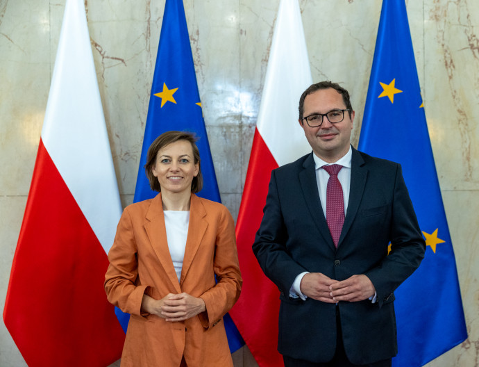 zdjęcie wiceministry sprawiedliwości Zuzanny Rudzińskiej-Bluszcz z wicewojewodą Michałem Kopańskim 