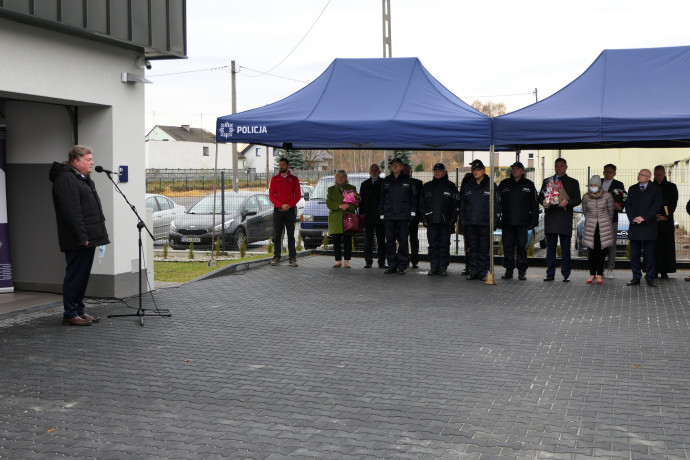 Otwarcie Posterunku Policji w Kroczycach - przemówienie Wicewojewody Śląskiego /fot. B. Półrolnik/