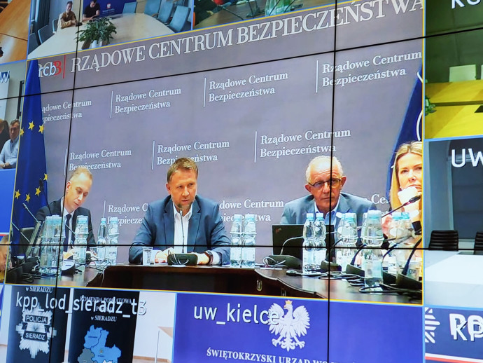 Posiedzenie Rządowego Zespołu Zarządzania Kryzysowego z udziałem Ministra Spraw Wewnętrznych i Administracji Marcina Kierwińskiego/foto: ŚUW